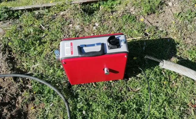 Assainissement avec un furet coupes racines, Carros, JR3D