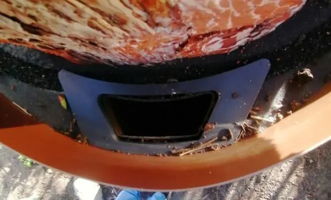 Dispositif qui permet de piéger les chenilles