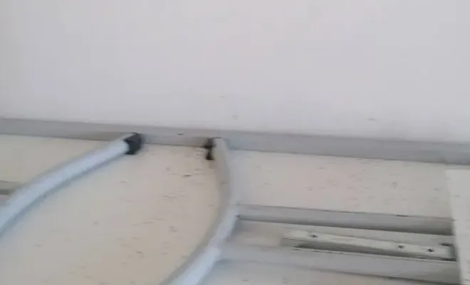 Poudrage d'une charpente attaqué par des fourmies rouges à Ilonse, Carros, JR3D