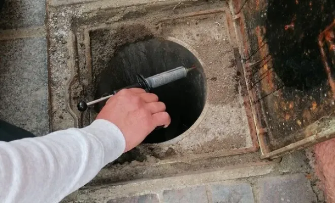 Désinsectisation préventive avec gel insecticide et attractif collant contre les blattes et cafards dans un restaurant à ROQUEBILLIERE, Carros, JR3D