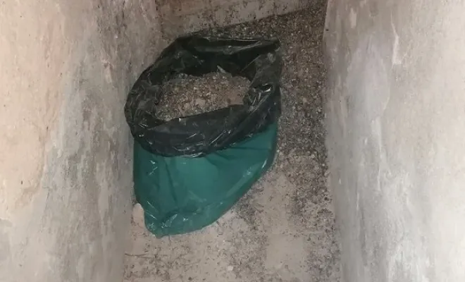 Nettoyage du clocher de l'église Saint Laurent de la Bollène Vésubie par des fientes de pigeons, Carros, JR3D