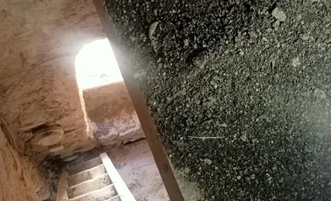 Nettoyage du clocher de l'église Saint Laurent de la Bollène Vésubie par des fientes de pigeons, Carros, JR3D